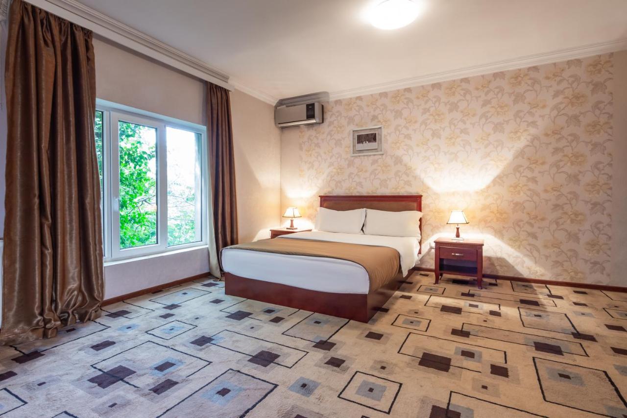 Margo Palace Hotel Tiflis Exterior foto